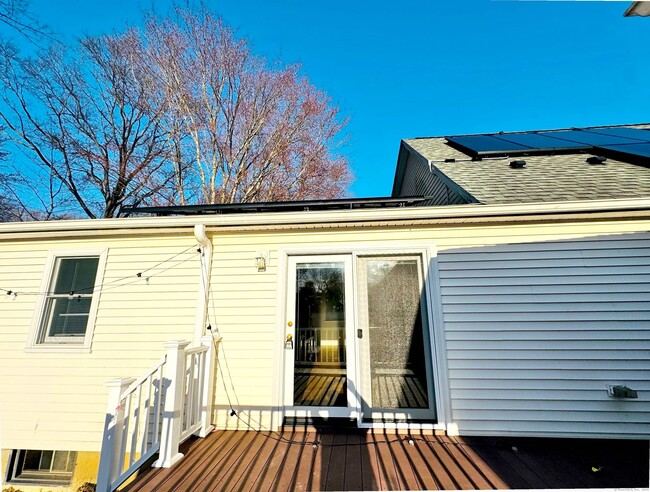 Building Photo - 16 Bonheur Rd
