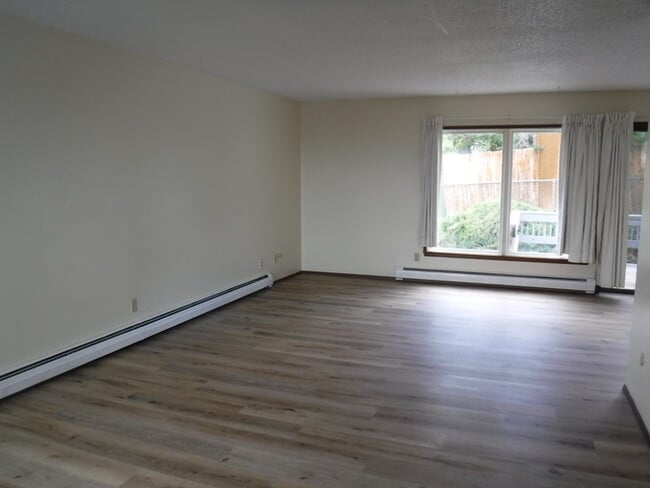 Foto del edificio - Duplex in the south hills