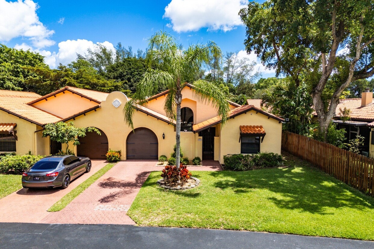 Primary Photo - 13676 Cortez Dr
