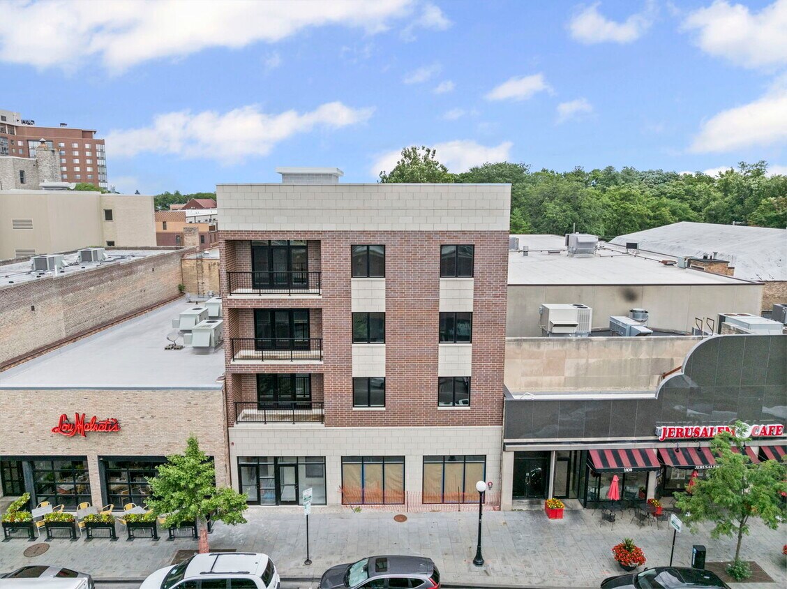 Foto principal - 1036 Lake St