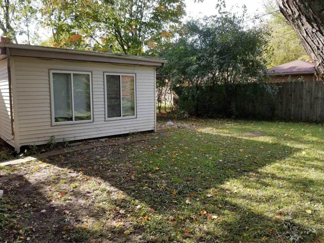 320 W Nickels St, Midland, MI 48640 House Rental in Midland, MI