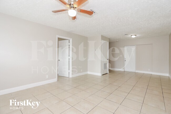 Foto del edificio - 6331 Southgate Blvd