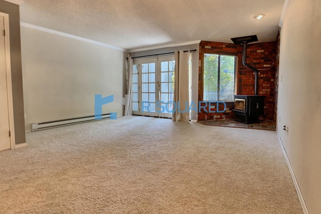 Building Photo - 1850 Grant Ave S