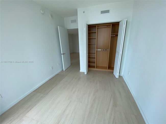 Foto del edificio - 1300 S Miami Ave