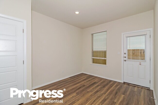 Building Photo - 333 Cobb Br Dr