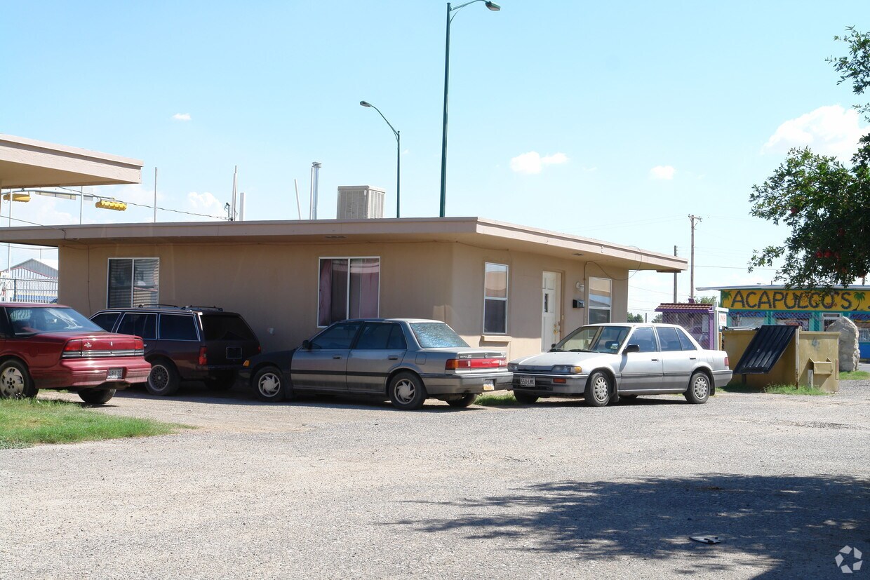 Foto del edificio - 7657 Alameda Ave