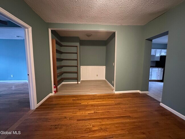 Foto del edificio - 144 Dove St