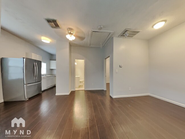 Building Photo - 1606 Ruthven St