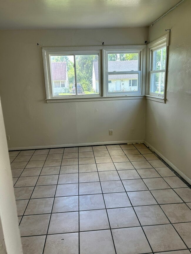 Building Photo - 4021 Prescott Ave