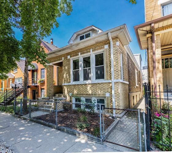 Primary Photo - 2222 W Erie St