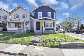 Building Photo - 522 Ryan Ave