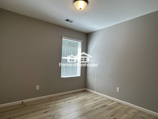 Building Photo - 177 Belmont Way