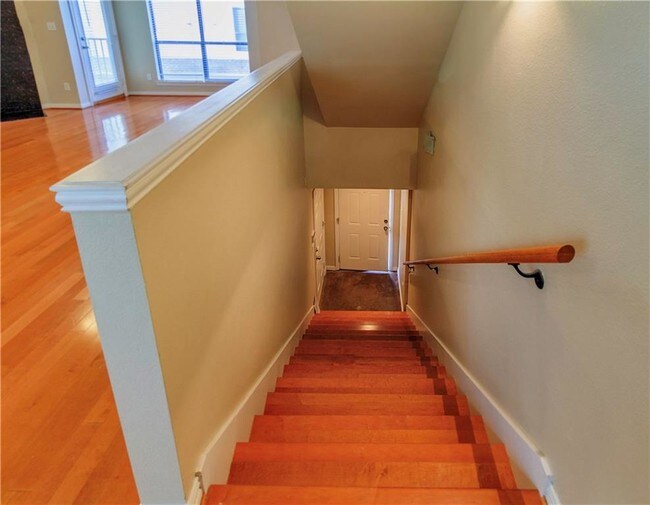 Building Photo - 2407 Stutz Dr