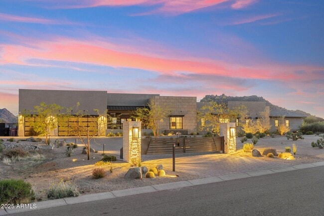 Building Photo - 11865 E Red Bird Rd