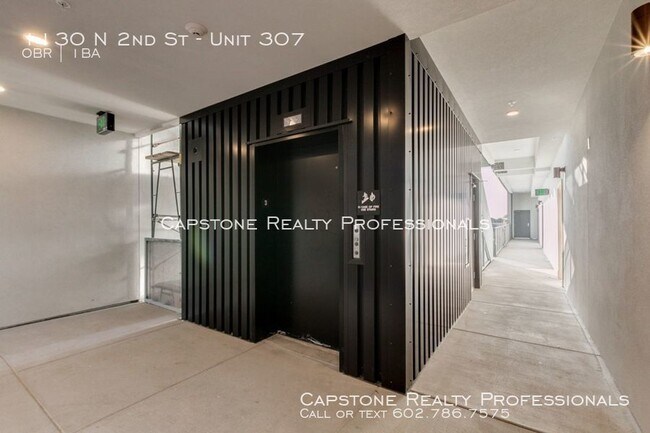 Building Photo - Contemporary Studio in Downtown Phoenix!