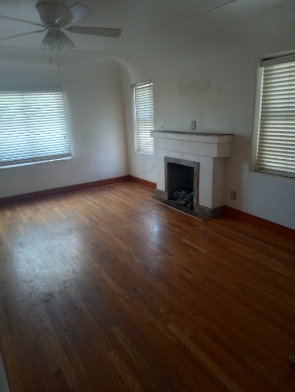 Building Photo - 433 E 23rd St