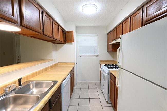 Building Photo - 802 Sirocco Dr