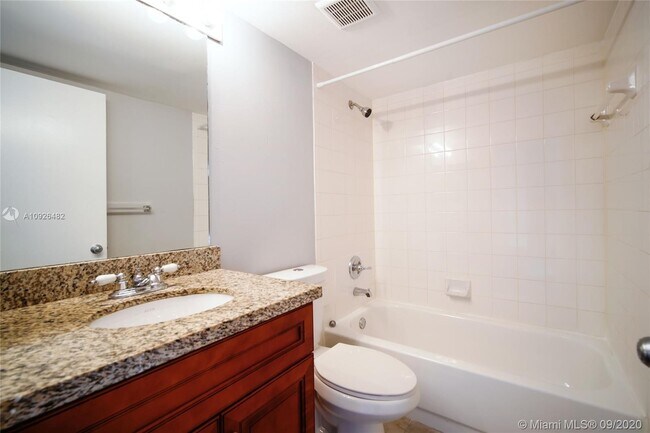 Foto del edificio - 10709 Cleary Blvd