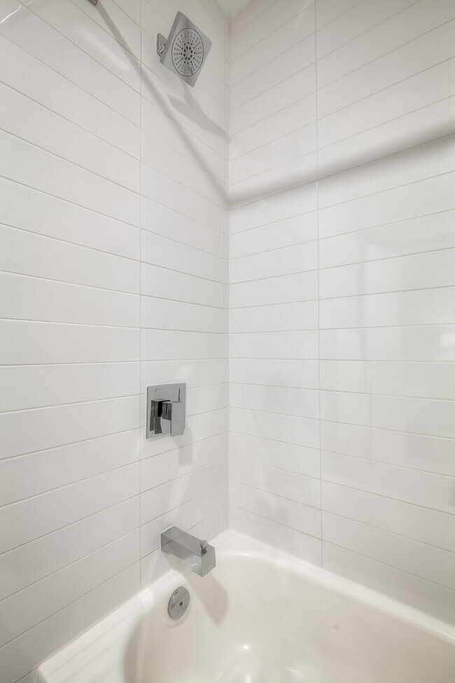Photo du bâtiment - Beautiful New Studio Apartment Available i...