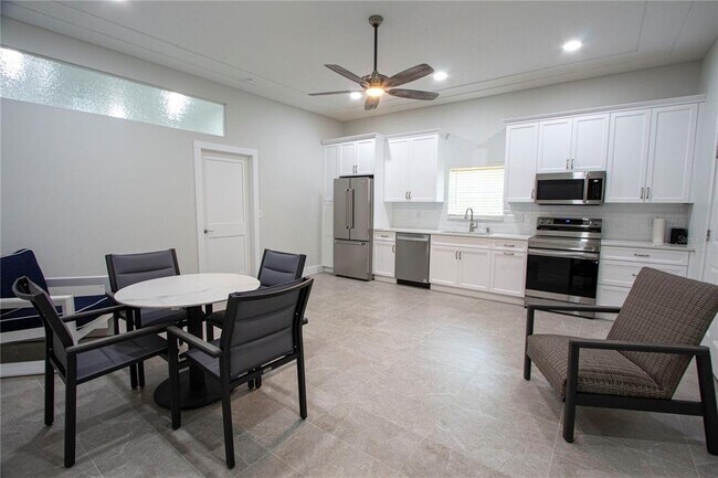 Foto del edificio - 1600 Sunset Ln