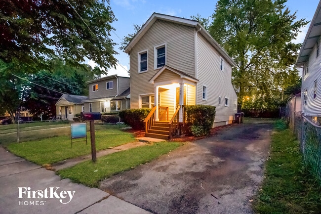 Building Photo - 709 Porter St