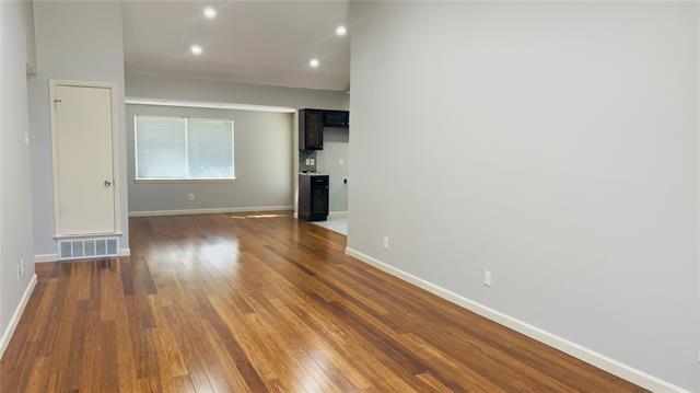 Foto del edificio - 12117 Sunland St