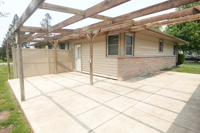 Building Photo - 3743 Country Club Ave