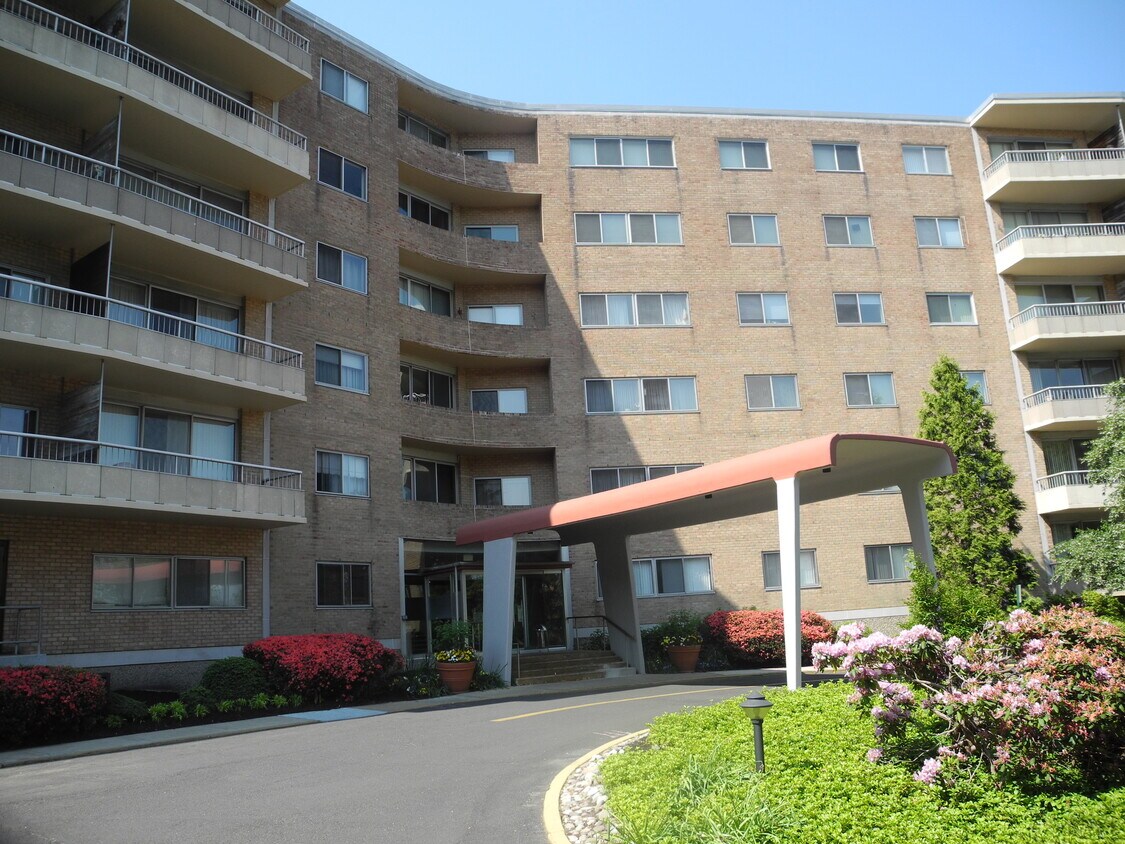 100 West Ave, Jenkintown, PA 19046 Condo for Rent in Jenkintown, PA