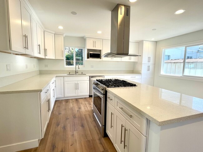 Foto del edificio - 4237 W 170th St