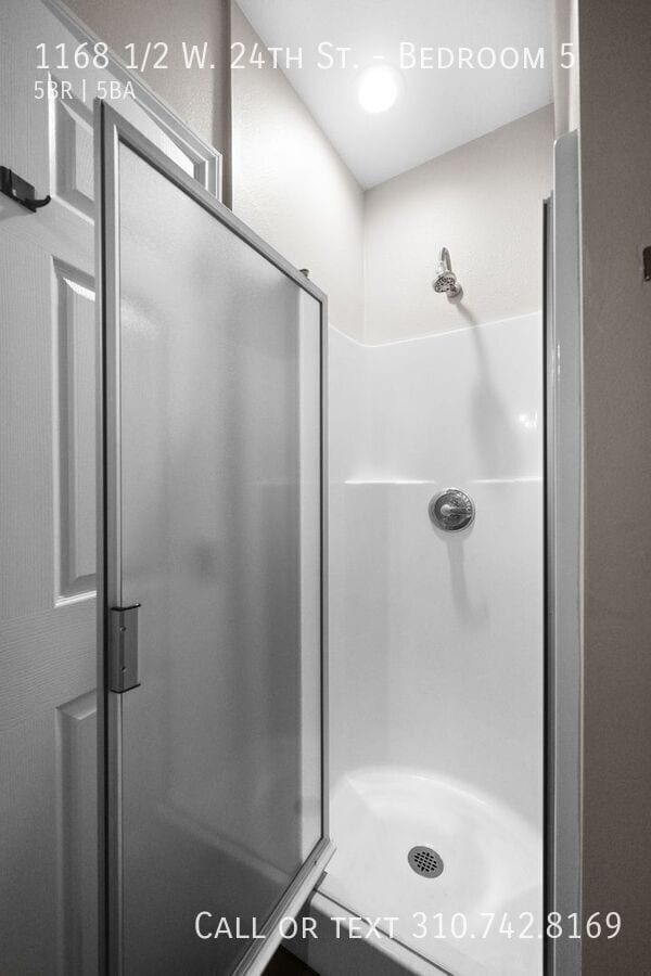 Building Photo - 1168 1/2 W. 24th St.-Bedroom 5