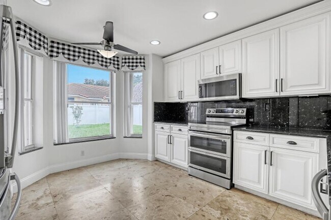 Foto del edificio - 5877 Las Colinas Cir