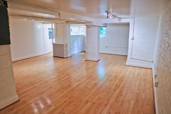 Foto del edificio - 1819 Lamont St NW