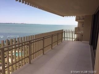 Foto del edificio - 1 Grove Isle Dr