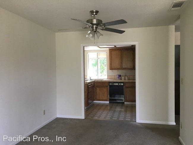 Foto del edificio - 2 br, 2.5 bath House - 228 Live Oak Circle
