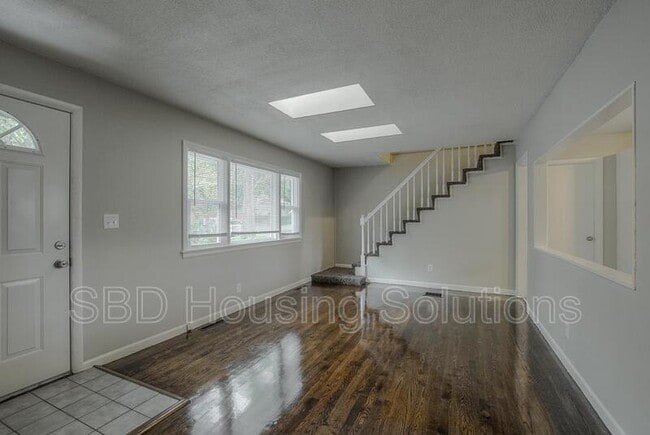 Building Photo - 10700 E 29 St S