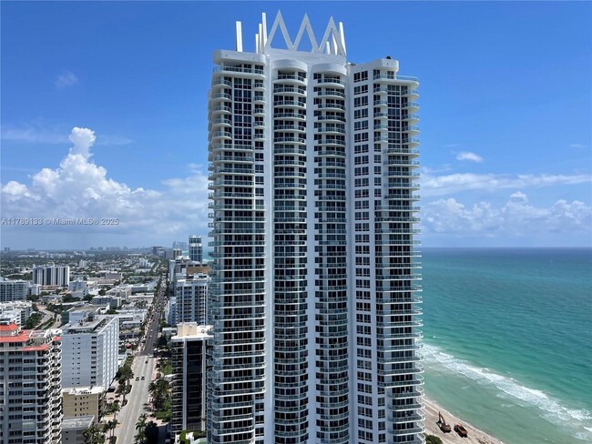 Foto del edificio - 6365 Collins Ave