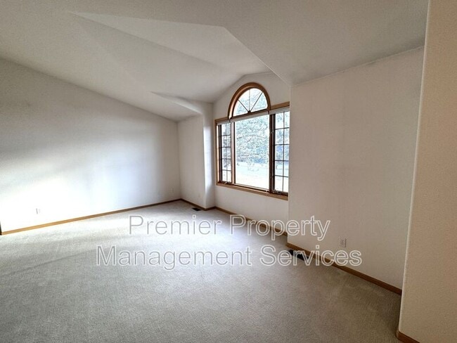 Foto del edificio - 4041 Pine Cove Rd