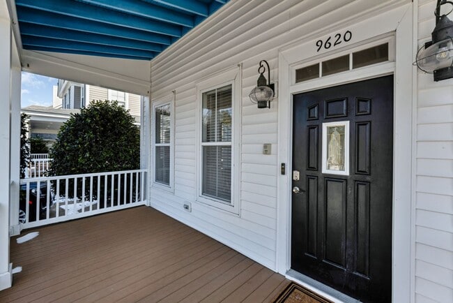 Building Photo - Beautiful Coastal Home for Rent – Ocean View / 17th Bay, Norfolk