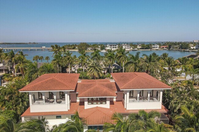 Building Photo - Exclusive Bird Key Waterfront Estate – 5BR Luxury Annual Rental
