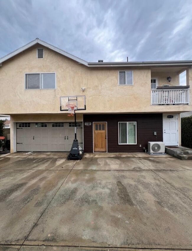 Building Photo - 4412 Russell Ave