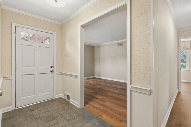 Foto del edificio - 8604 Sandpoint Dr