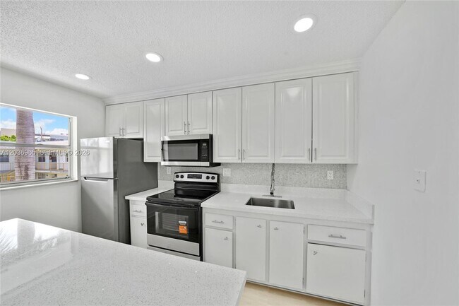 Foto del edificio - 6211 SW 37th St