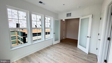 Building Photo - 2106 Henson Norris St