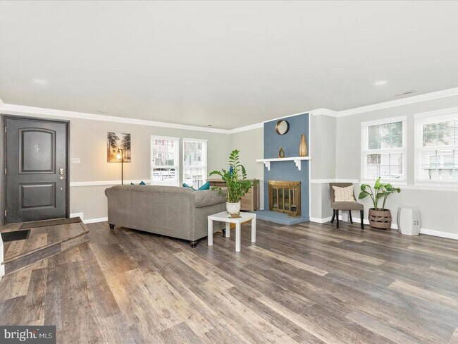 Building Photo - 11349 Appledowre Way