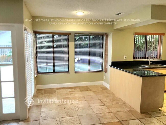 Foto del edificio - 8790 SW 57th St