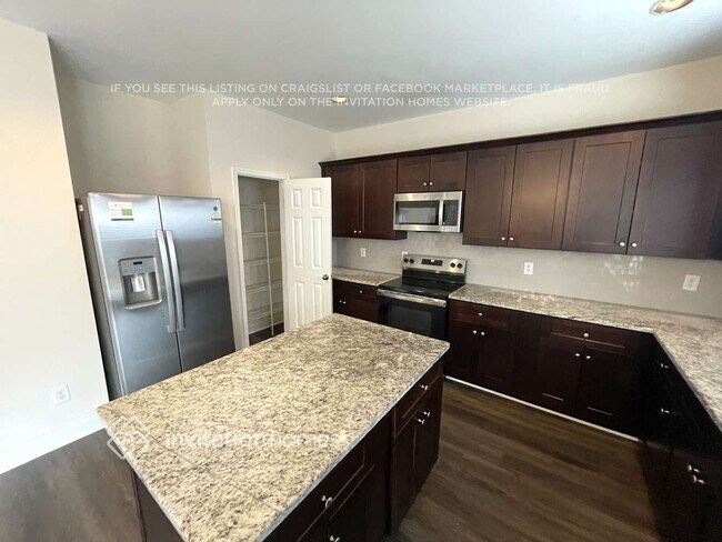 Foto del edificio - 2415 Harwood Hills Ln