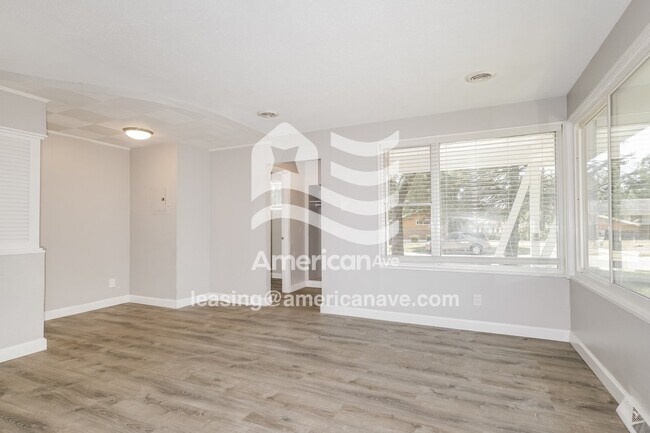 Foto del edificio - 9730 Lanier Dr