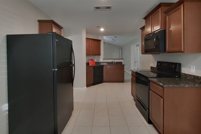 Building Photo - 333 Summer Horse Dr