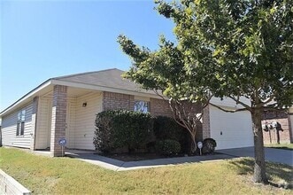 Building Photo - 637 Rosario Ln