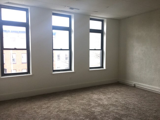 Building Photo - Flats at 2017 St. Paul